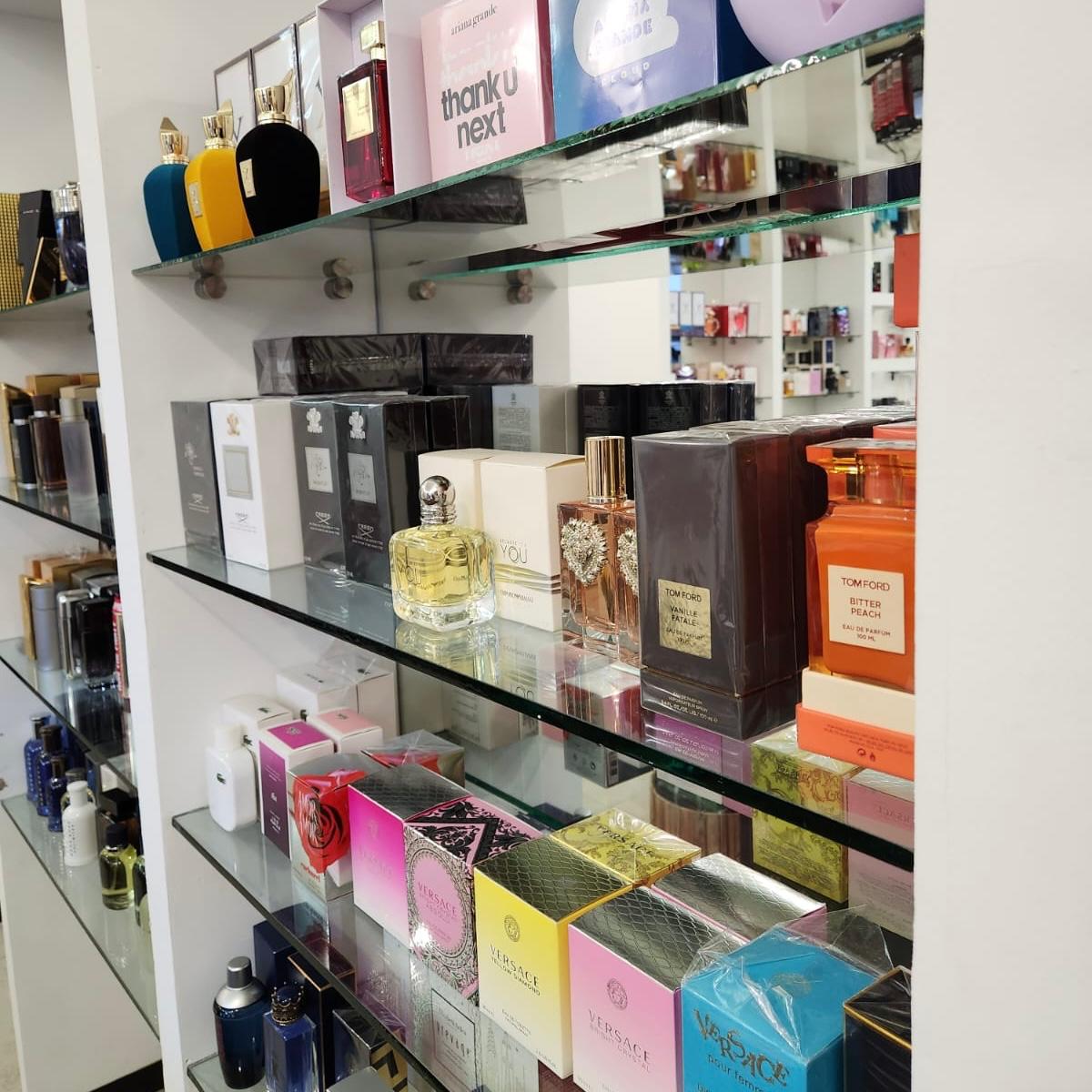 Plaza Revo Pachuca <b>L214 - PERFUMERÍA OUTLET</b>