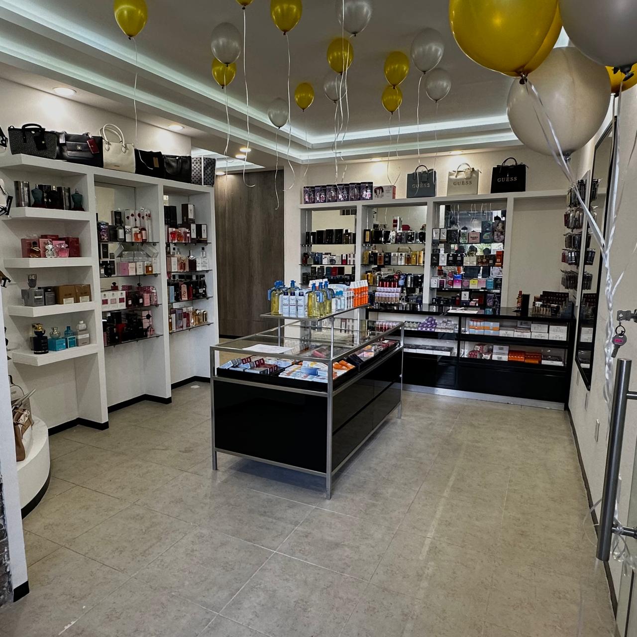 Plaza Revo Pachuca <b>L214 - PERFUMERÍA OUTLET</b>