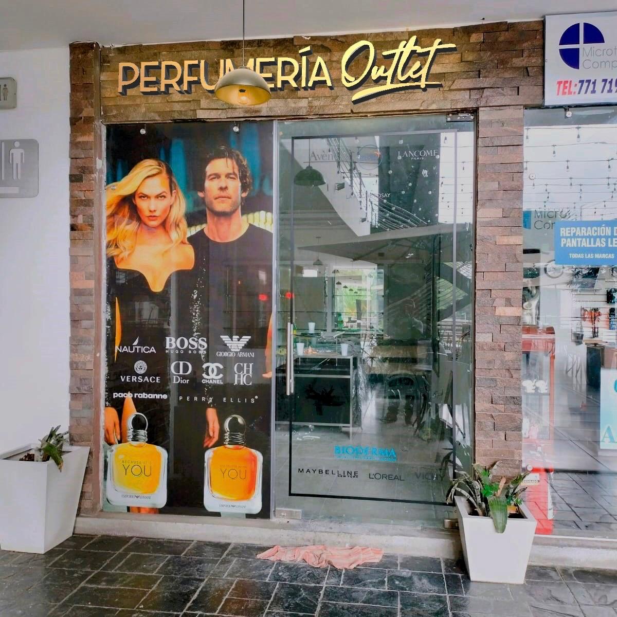 Plaza Revo Pachuca <b>L214 - PERFUMERÍA OUTLET</b>